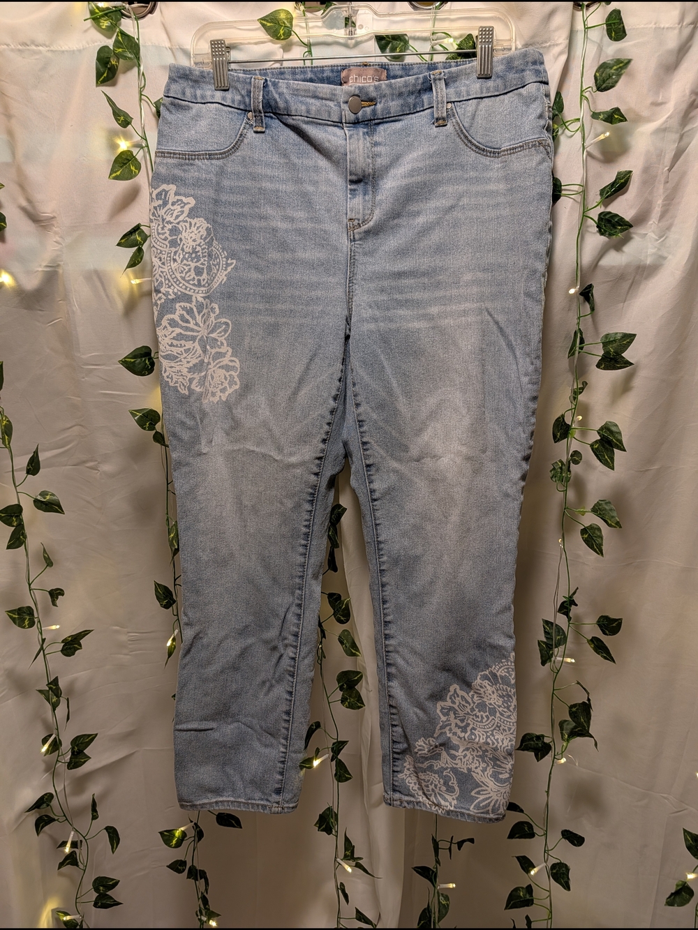 Chico's Light Blue Jeans with White Floral Motif - Ankle Crop